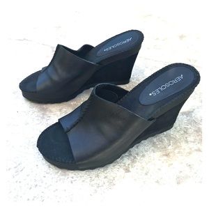 Like new! Black platform mules 8.5